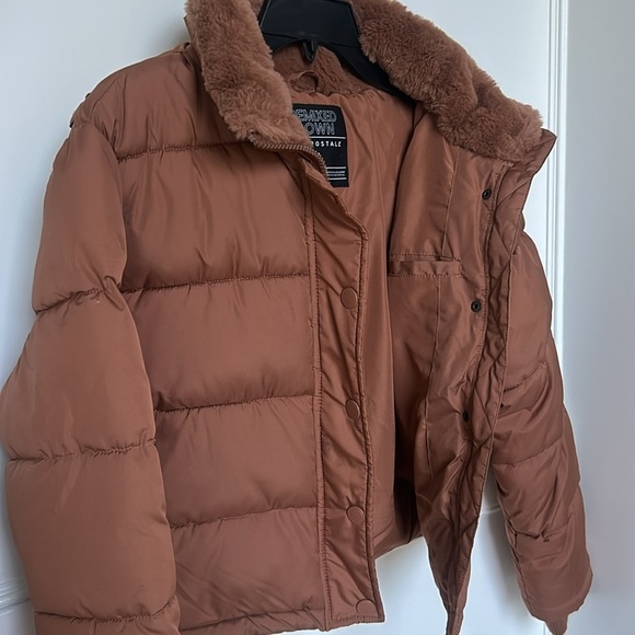 Aeropostale Heavy Weight Cropped Hooded Puffer Jacket Tan Color Size medium - Picture 7 of 11
